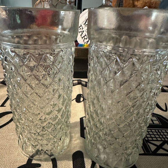 Set of 2 Vintage Pressed Glass Diamond Cut "Peanut Butter" Glasses - Picture 1 of 5